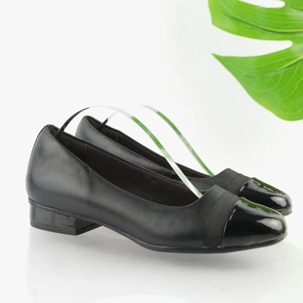 Clarks Womens Juliet Monte Loafers Size 6 Black Leather Shoes Cap Toe Low Heel